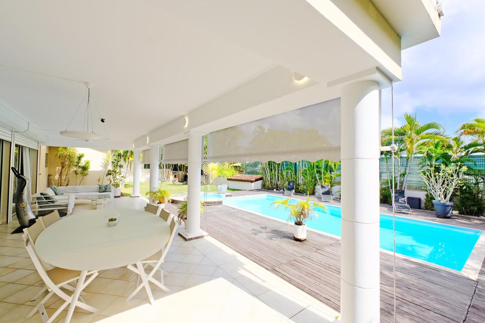 Dampierre Villa *